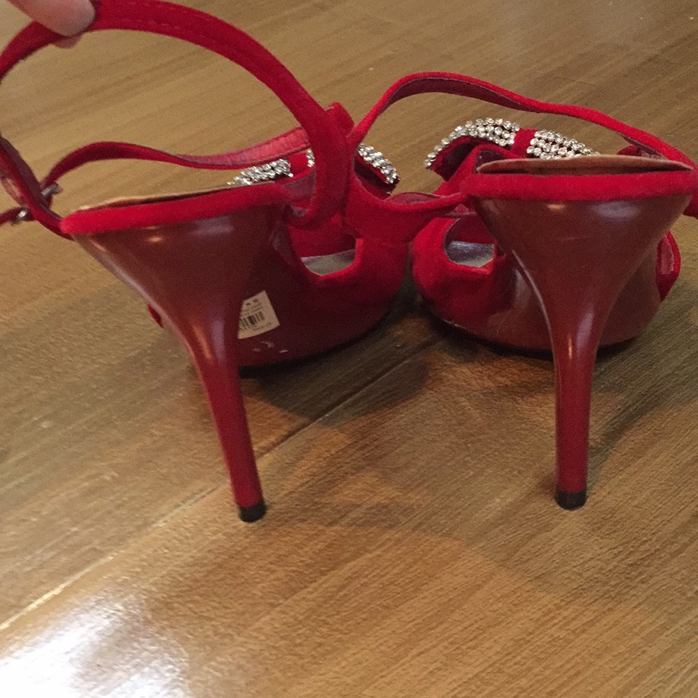 Red heels 👠 - Picture 2 of 3